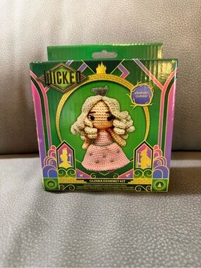 Wicked Glinda Crochet Kit - Pink and Green